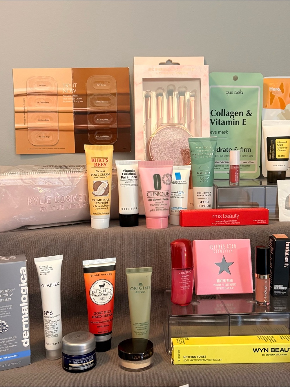 Sephora Beauty Sample & Skincare Assortment in Pink, White, Gold, Black - Picture 4 of 5
